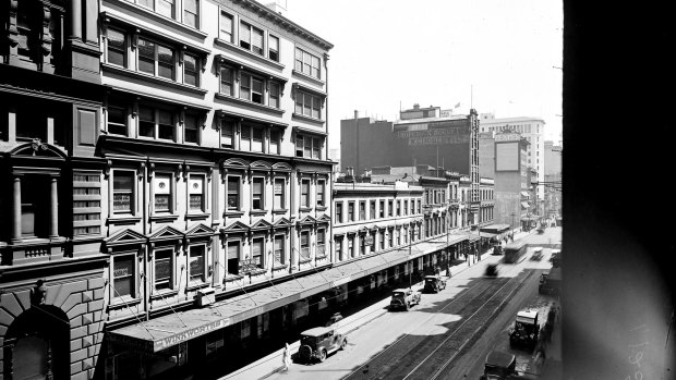 Looking north along George Street towards Martin Place in 1920. 