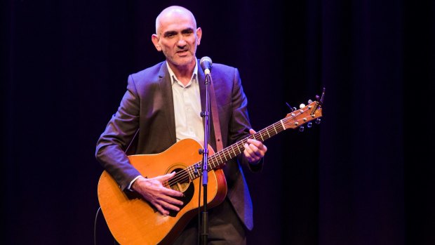 Paul Kelly called his friend Dr Yunupingu "a fighter".