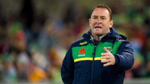 The Canberra Raiders are negotiating with coach Ricky Stuart about a new contract.