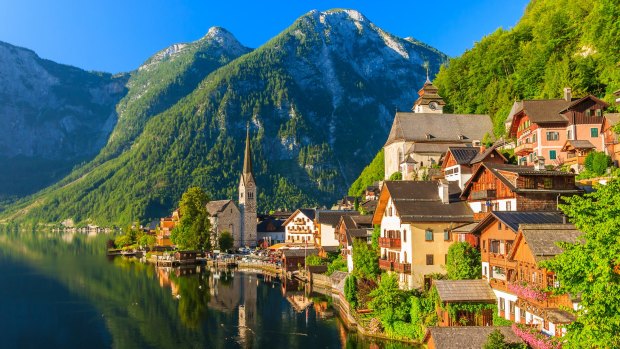 Too pretty to be read ... Hallstatt mountain village, Austria.