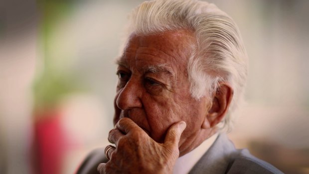 Former prime minister Bob Hawke has revealed he supports voluntary euthanasia.