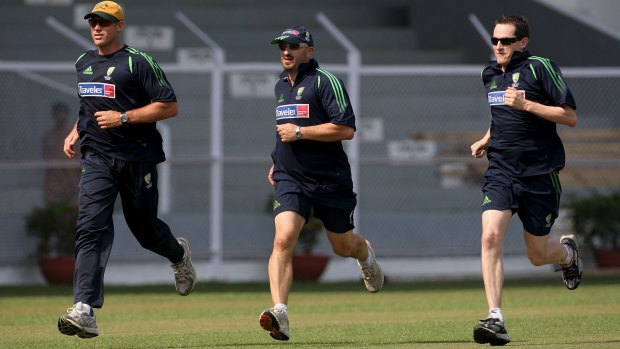John Orchard on the run with Matthew Hayden and Australian cricket team physiotherapist Alex Kountouris in Mumbai in 2007. 