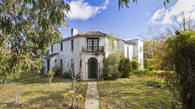 A stop work notice has been put on 21 Furneaux Street in Griffith, which is considered to be one of Canberra's best examples of a Spanish Mission-style house.