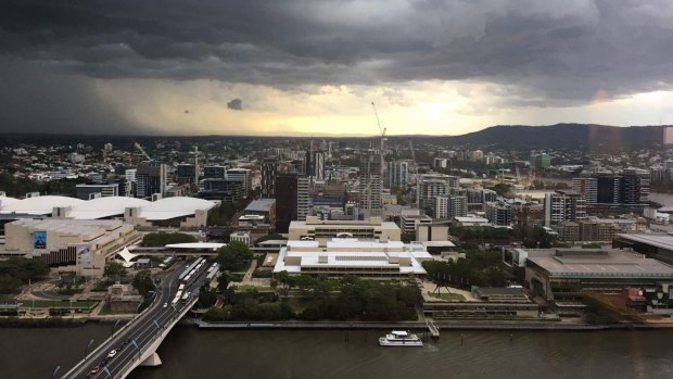 A view of the severe thunderstorm as it approached Brisbane CBD.