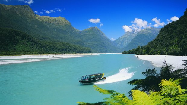 The Haast River boasts some breathtaking scenery. 