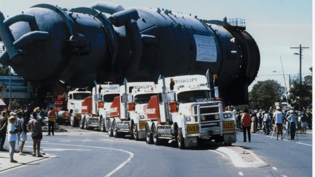 Lampson trucks transport a massive 800 tonne part to the Mobil Altona refinery in Melbourne in 1996.