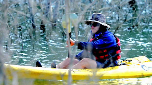 Lake Eildon is searched for missing boy Luke Shambrook.