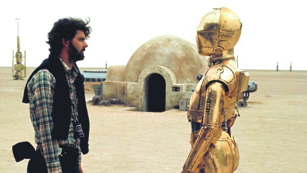 George Lucas and British actor Anthony Daniels (C-3PO)  on the set of <i>Star Wars: Episode IV - A New Hope</i>.