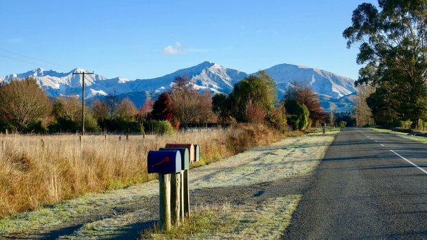 Geraldine is on the route to the spectacular Aoraki Mount Cook National Park.