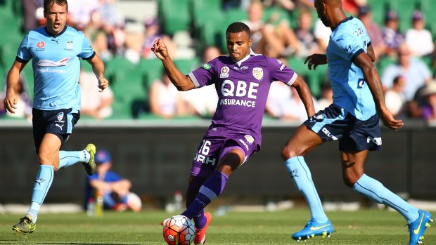 Hot under the collar: Sidnei Sciola controls the ball during the round seven A-League match between Perth Glory and Sydney FC at nib Stadium.