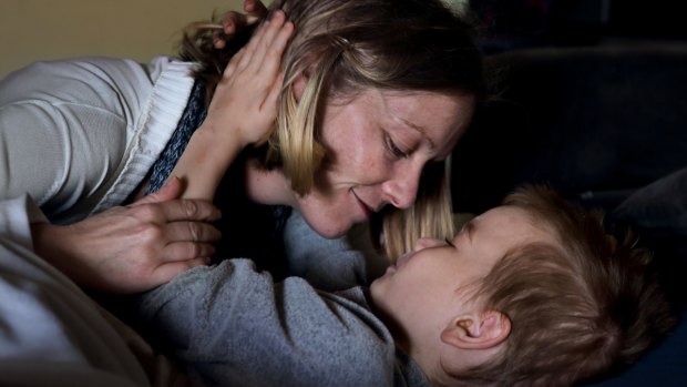 Oshin Kiszko suffered from Medulloblastoma (brain tumor), pictured with his Mother Angela Kiszko.
