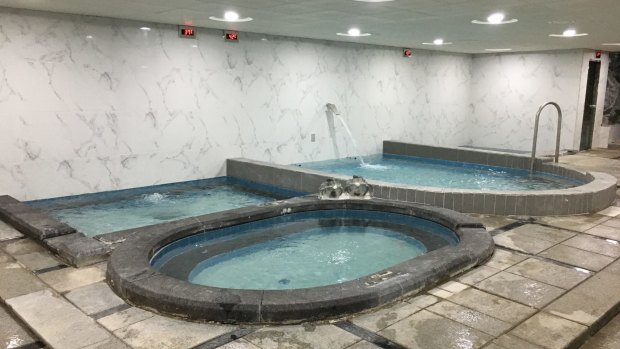 A South Korean jjimjilbang offers baths of various types and temperatures.