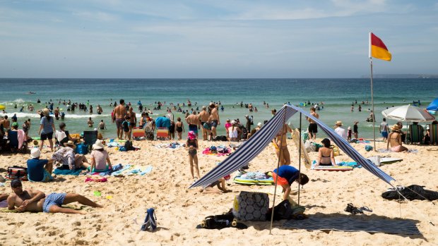 Sydney is set for a hot and humid weekend, with temperatures hitting the mid-40s on Sunday.
