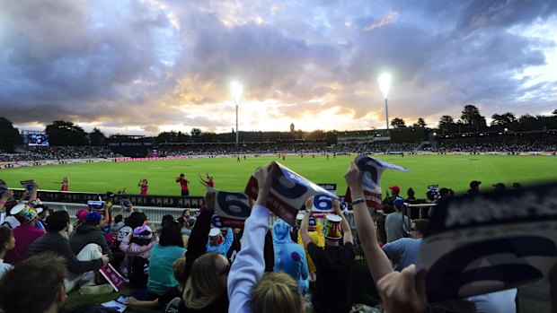 NEWS: The crowd during the T20 Big Bash League at Manuka oval in Canberra where Sydney Sixers take on Perth Scorchers. 28th January 2015. Photo by Melissa Adams of. The Canberra Times.