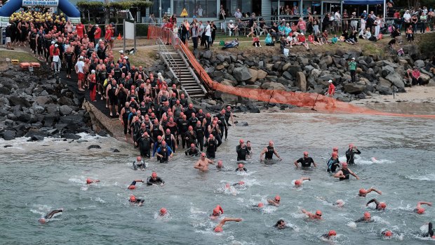 The iconic Pier to Pub ocean swim has been given the all-clear after recent fires in nearby communities.