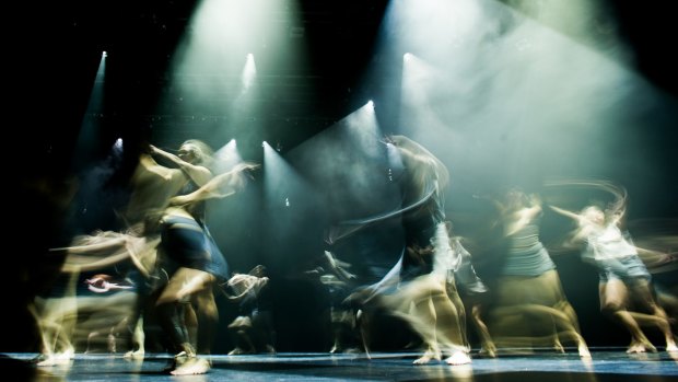 Rafael Bonachela's Lux Tenebris is the weaker of 
Sydney Dance Company's  CounterMove double bill.

