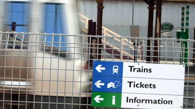 Armadale and Thornlie line passengers are urged to plan alternatives now. 