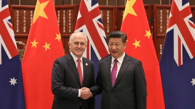Chinese president Xi Jiping welcomes Australian Prime Minister Malcolm Turnbull at the West Lake State Guesthouse in Hangzhou.