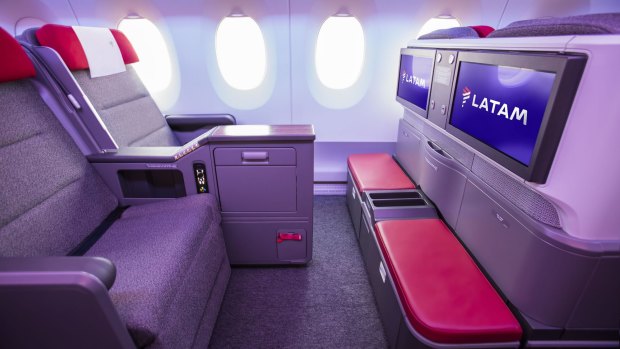 LATAM's Premium Business class on board the Dreamliner.