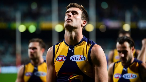 Scott Lycett dislocated his shoulder while playing in a WAFL practice match.