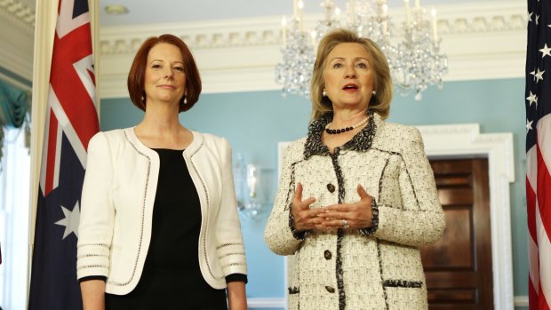 Julia Gillard and Hillary Clinton  plan to work together to encourage more women to go into politics.