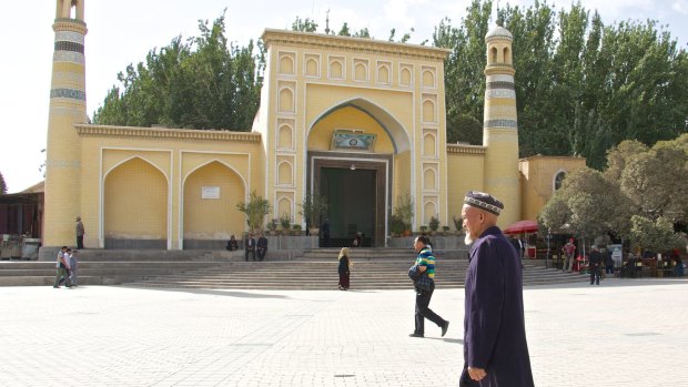An elderly Uighur man in front of Kashgar's Id Kah mosque.
