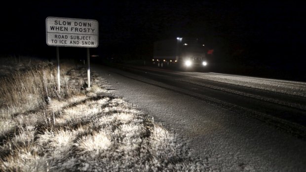 Snowfall on the Great Western Highway.