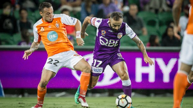 Eric Bautheac of the Brisbane Roar and Diego Castro of the Perth Glory during the Round 27 A-League match between the Perth Glory and the Brisbane Roar at NIB Stadium in Perth, Saturday, April 14, 2018. (AAP Image/Tony McDonough) NO ARCHIVING, EDITORIAL USE ONLY