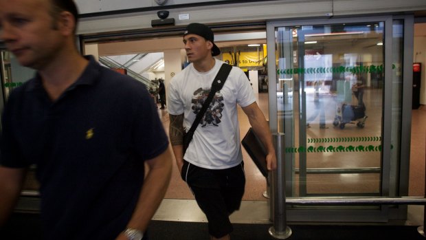 Flit: Sonny Bill Williams at Heathrow Airport on his way to Toulon in 2008.