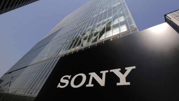 The US is investigating the hack of Sony Pictures which stole huge quantities of data, wiped hard drives and brought down much of the studio's network for more than a week. 