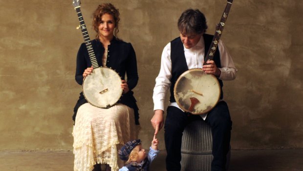 Abigail Washburn and  Bela Fleck with their son, Juno.