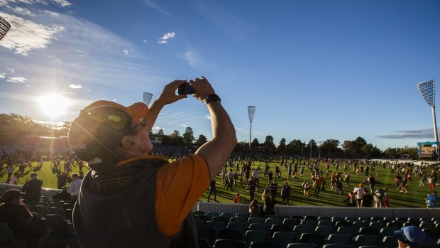 The GWS Giants are leading a private consortium in a proposal for an $800 million upgrade to Manuka Oval.