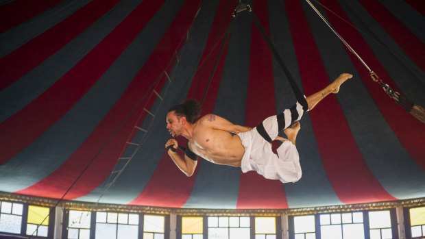 Omar Cortes performs in "La Clique" in The Famous Spiegeltent. 