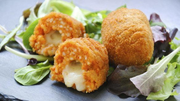 <b>Leftover rice:</b> This article has 14 great ideas for using up rice including this delicious looking Italian street snack, 'suppli'.  <a href="http://www.goodfood.com.au/recipes/how-to/what-to-cook-with-leftover-rice-sushi-arancini-bibimbap-congee-rice-pudding-and-more-20170112-gtqas3"><b>(Article here).</b></a>