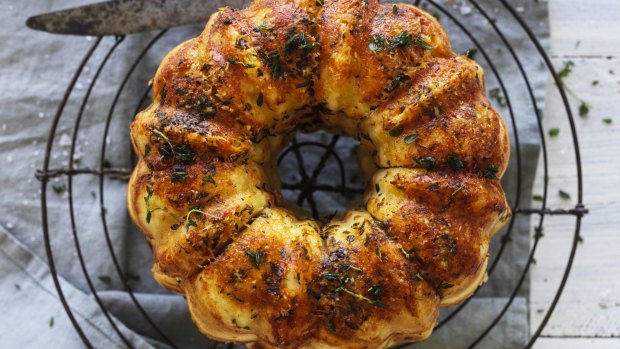 Savoury monkey bread for sopping up soup.