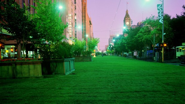 Robert Suggett's Lawn at Dawn lawn involved a strip of turf being laid down Swanston Street between Flinders and Lonsdale Streets in honour of the city's 150th anniversary.