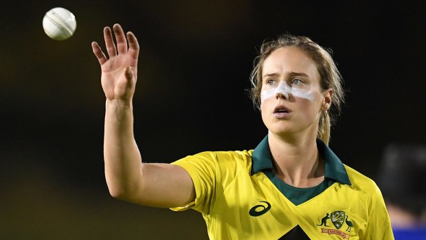 Ellyse Perry and her teammates could be part of a world record at the MCG.