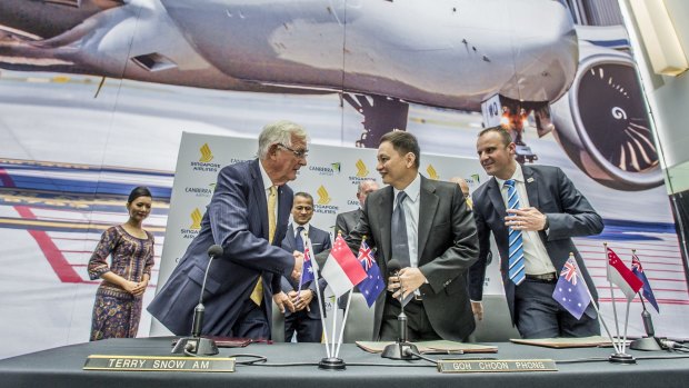 Canberra Airport owner Terry Snow, Singapore Airlines CEO Goh Choon Phong and ACT Chief Minister Andrew Barr at the announcementof the new Capital Express route.
