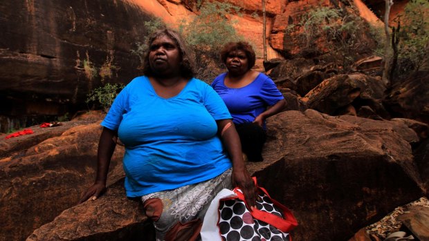 Proposal to grant permits for the exploration of oil and gas puts a traditional way of life in jeopardy: Ulpanyali and Lilla in the Northern Territory's Watarrka National Park.