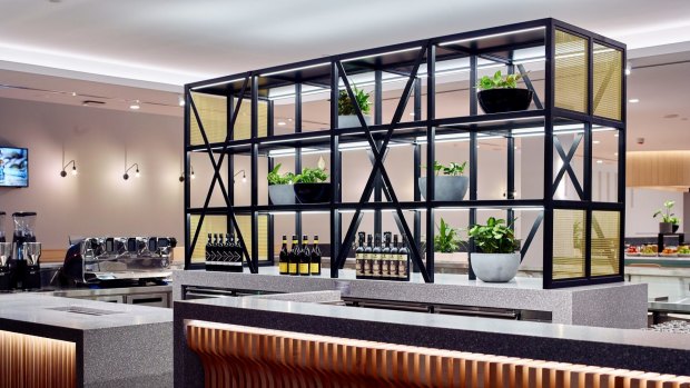 The bar at the revamped Qantas Club in Melbourne Airport.