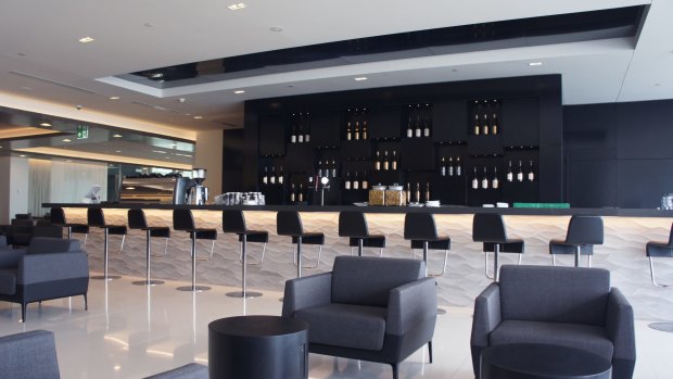 A "digital ceiling" over the bar area reflects the changing New Zealand sky.