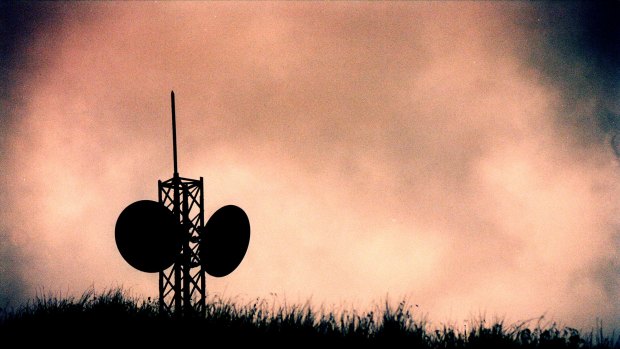 The Andrews government is in a funding stoush over mobile phone black spots. 