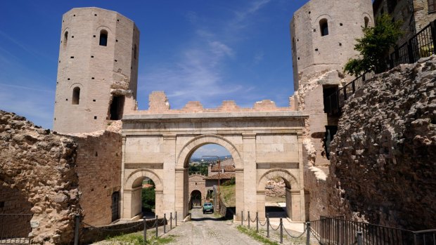 A Roman gate at Spello. When travelling between countries in Europe, you'll still be considered a traveller from Australia.