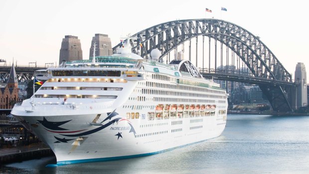 P&amp;O Pacific Explorer in Sydney Harbour.