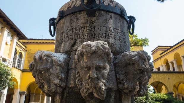 Statues of Vittoriale degli Italiani.