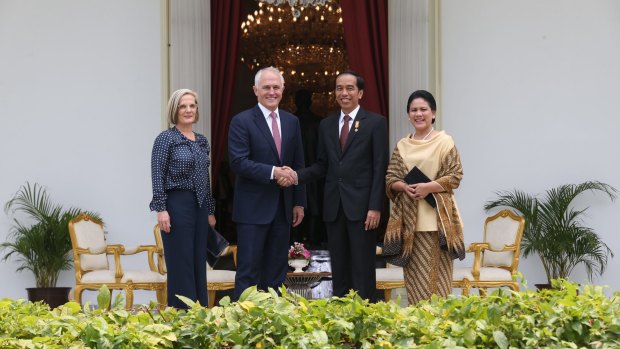 Prime Minister Malcolm Turnbull and wife Lucy met with Indonesian President Joko Widodo and his wife Iriana at the Presidential Palace.