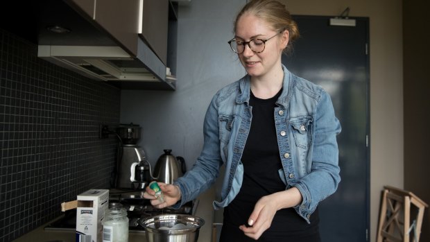 Hannah Thiem making her own deodorant.