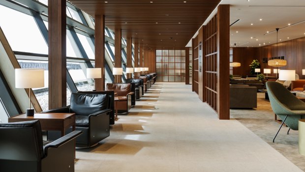 Shanghai Pudong Cathay Pacific Lounge.