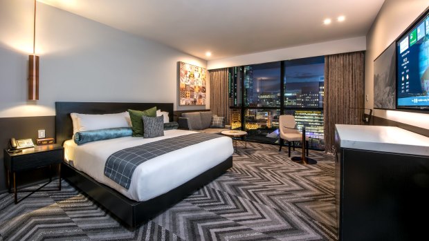 Rooms with city views: Peppers Kings Square Hotel