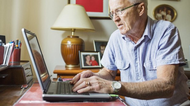 There are many benefits to teaching your grandparents how to use Facebook, according to a new study.